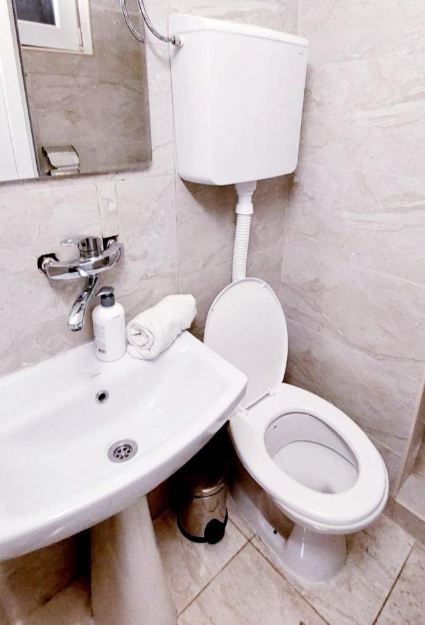 City Hostel Skopje Bagian luar foto