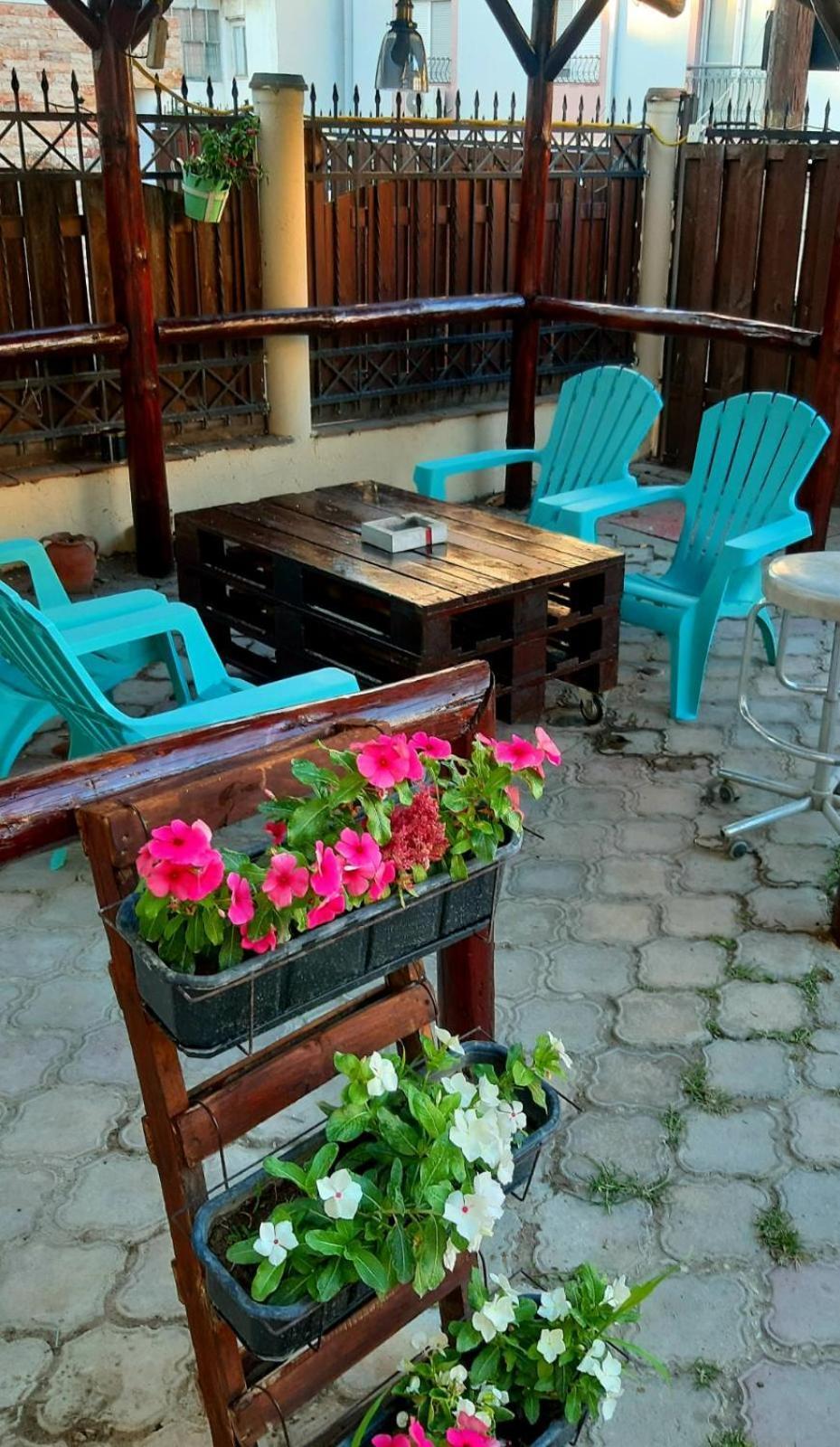 City Hostel Skopje Bagian luar foto